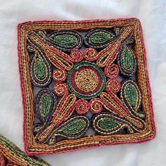 Vintage | set of colourful Woven rattan trivets - Picture 4 of 5